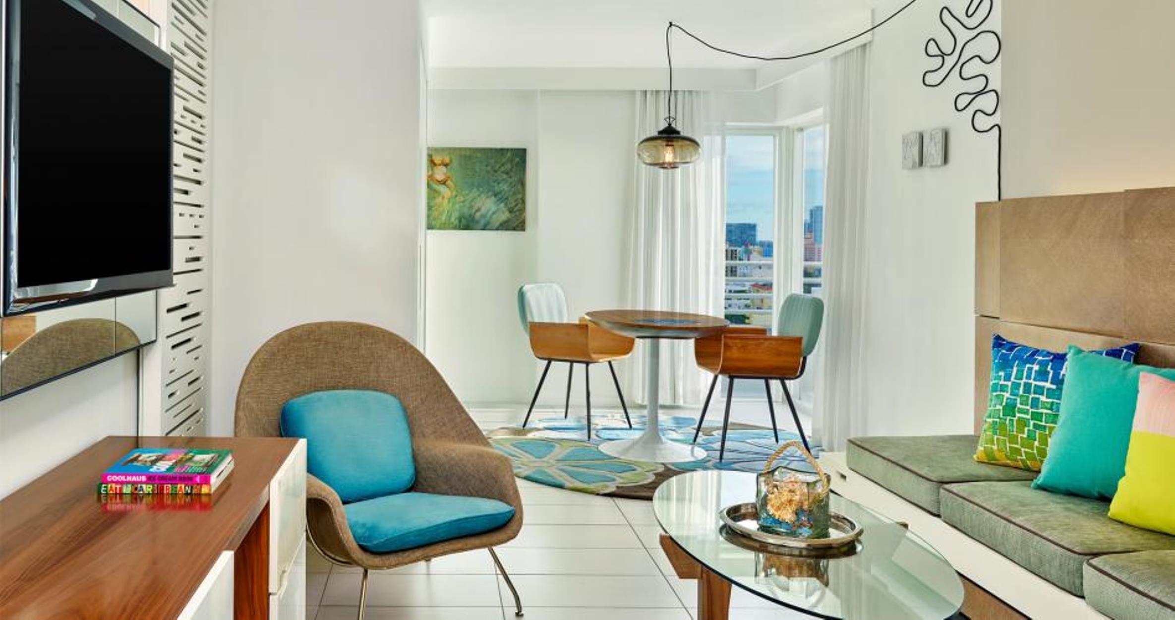 Station touristique Royal Palm South Miami, A Tribute Portfolio